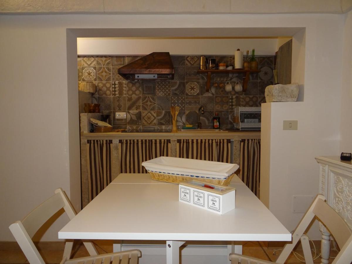 Trulli Di Zia Tata Pension Locorotondo Buitenkant foto
